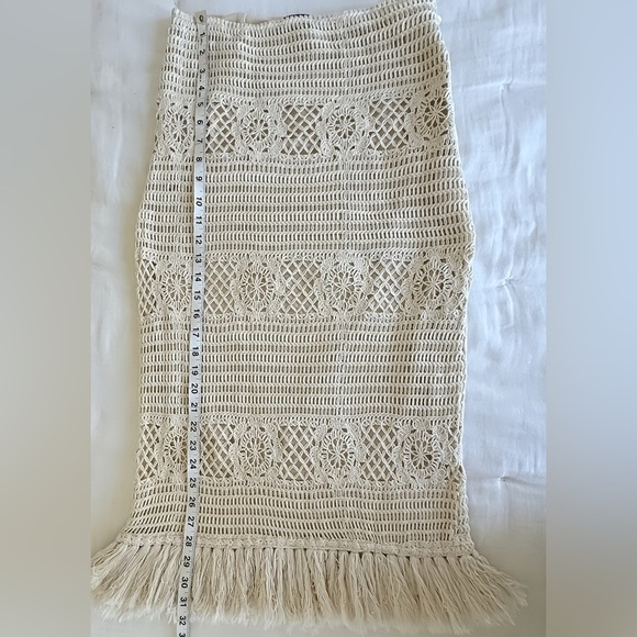 Bloomingdale’s AQUA 2 Piece Set Crochet Lace Top & Skirt Cream Outfit S/M - Picture 9 of 16